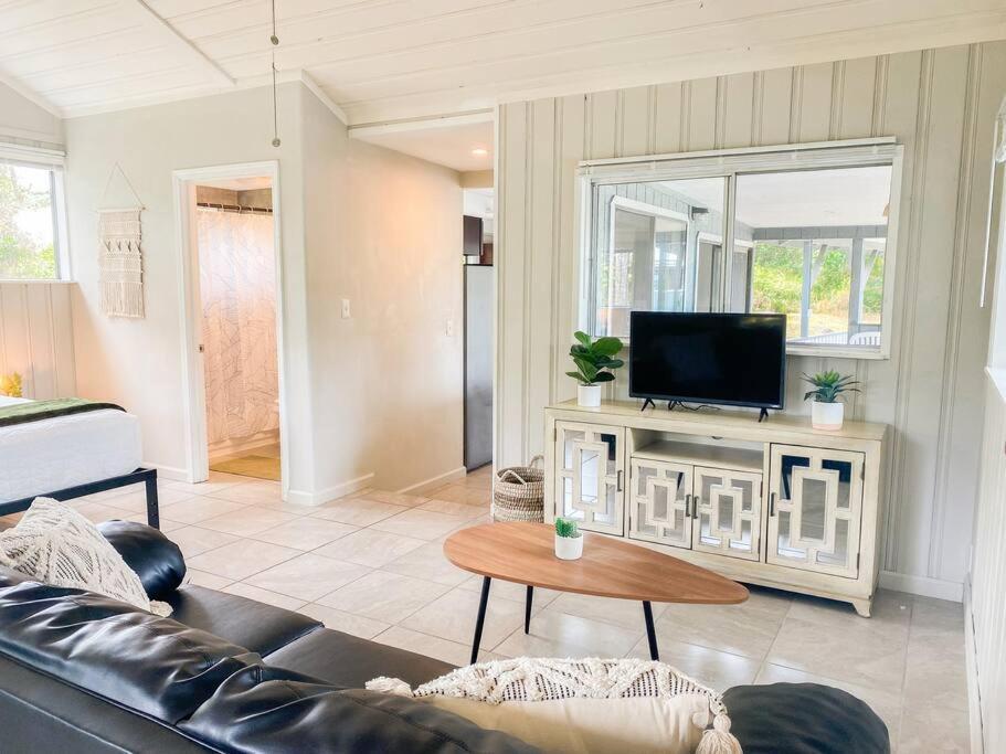 Monstera Bungalow, Spacious, King Bed, Big Kitchen Keaau ภายนอก รูปภาพ