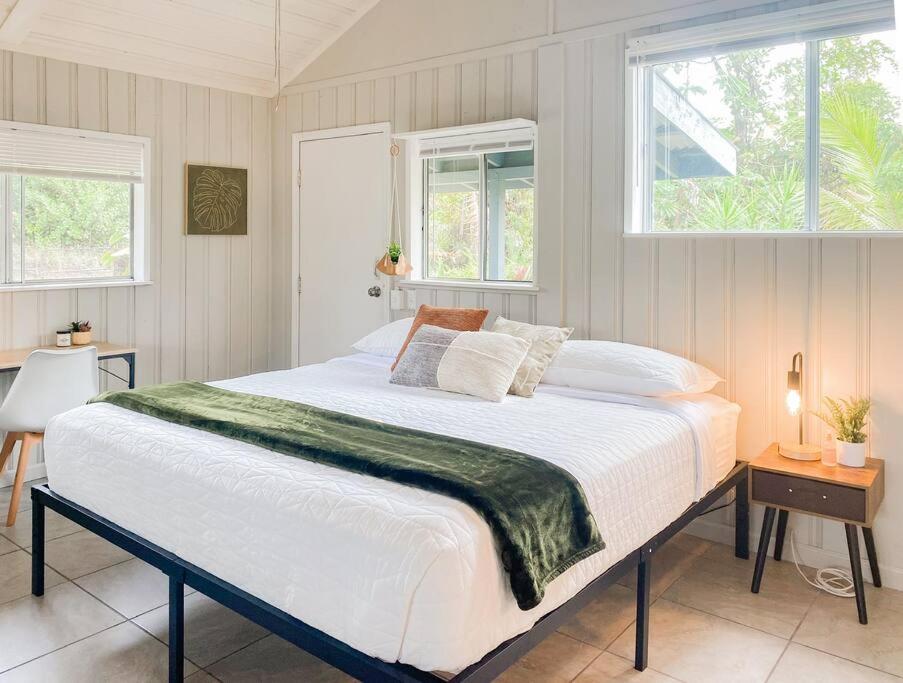 Monstera Bungalow, Spacious, King Bed, Big Kitchen Keaau ภายนอก รูปภาพ