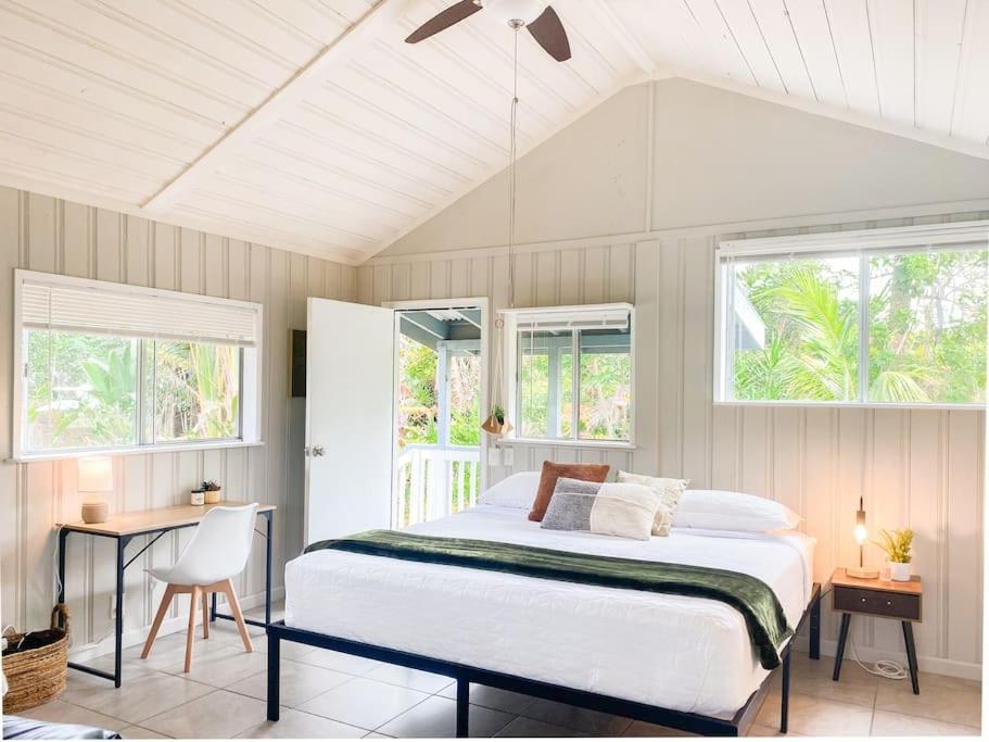 Monstera Bungalow, Spacious, King Bed, Big Kitchen Keaau ภายนอก รูปภาพ