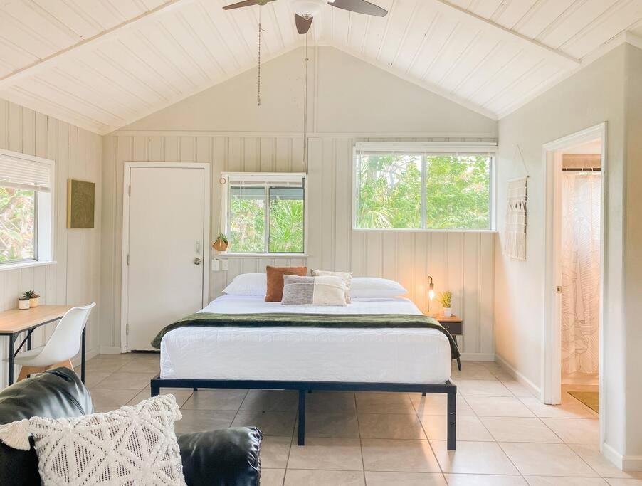 Monstera Bungalow, Spacious, King Bed, Big Kitchen Keaau ภายนอก รูปภาพ