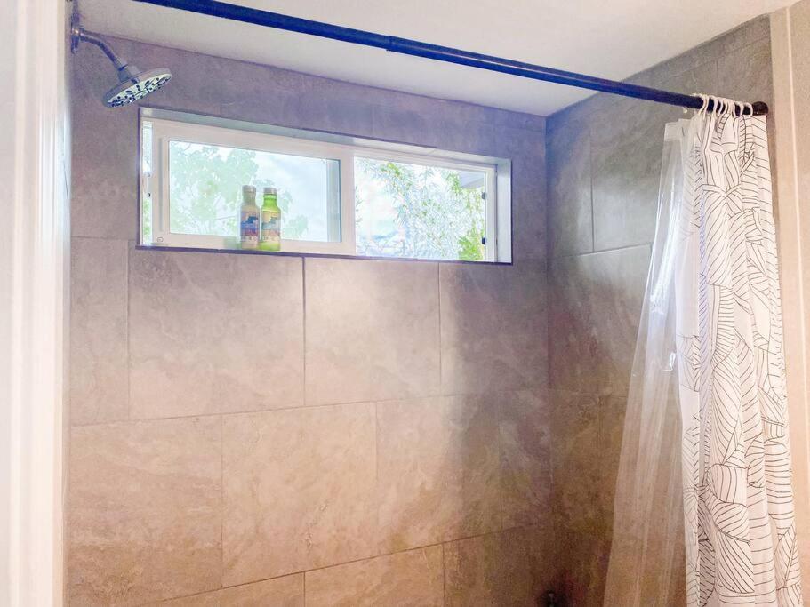 Monstera Bungalow, Spacious, King Bed, Big Kitchen Keaau ภายนอก รูปภาพ